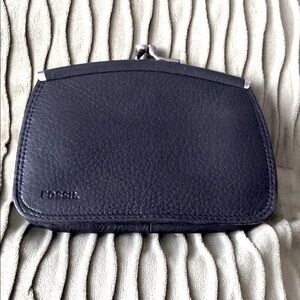 Vintage Fossil Black Leather Wallet Kiss Snap Lock Interior has 6 card slots